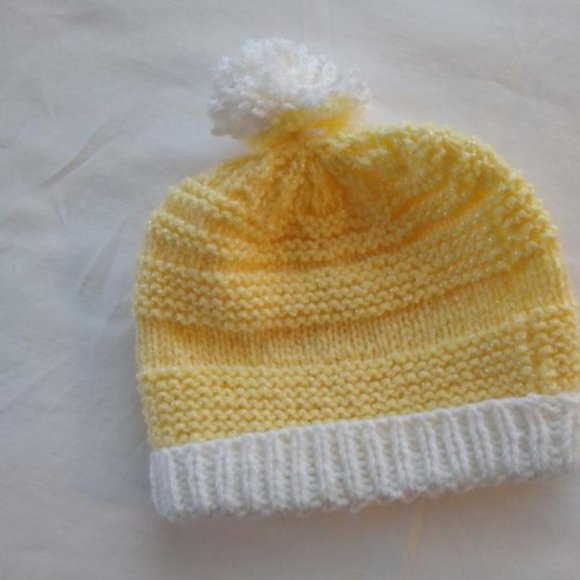 HandKnit Baby Cap Yellow and White with PomPom 0-3 Mon Infant Beanie - Picture 1 of 6